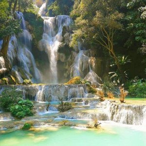 kuang_si_waterfall_l.jpg